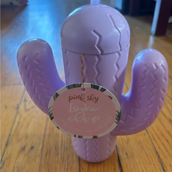 NWT Pink Sky “Lookin’ Sharp” Cactus Cup with straw. 
21oz. Capacity, plastic. - Picture 2 of 7